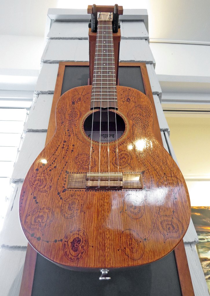 15 - Pyrography detail of Devon Roger's mahogany tenor ukulele.jpg