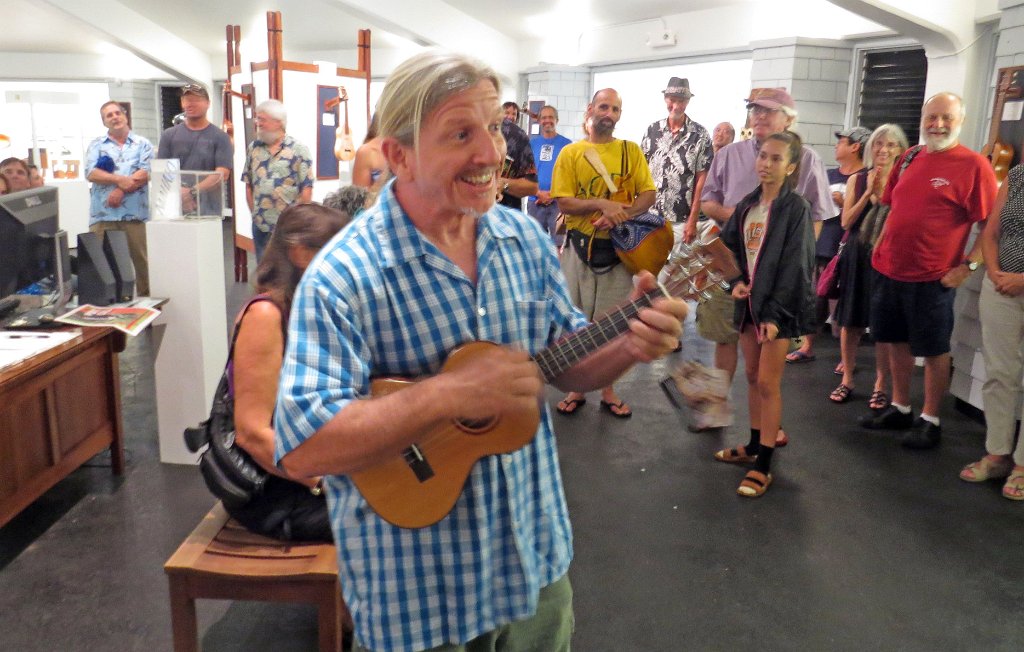 2014 Big Island Ukulele Guild exhibit 12